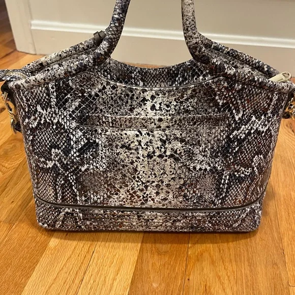 Snakeskin Pattern Handbag - Picture 5 of 10